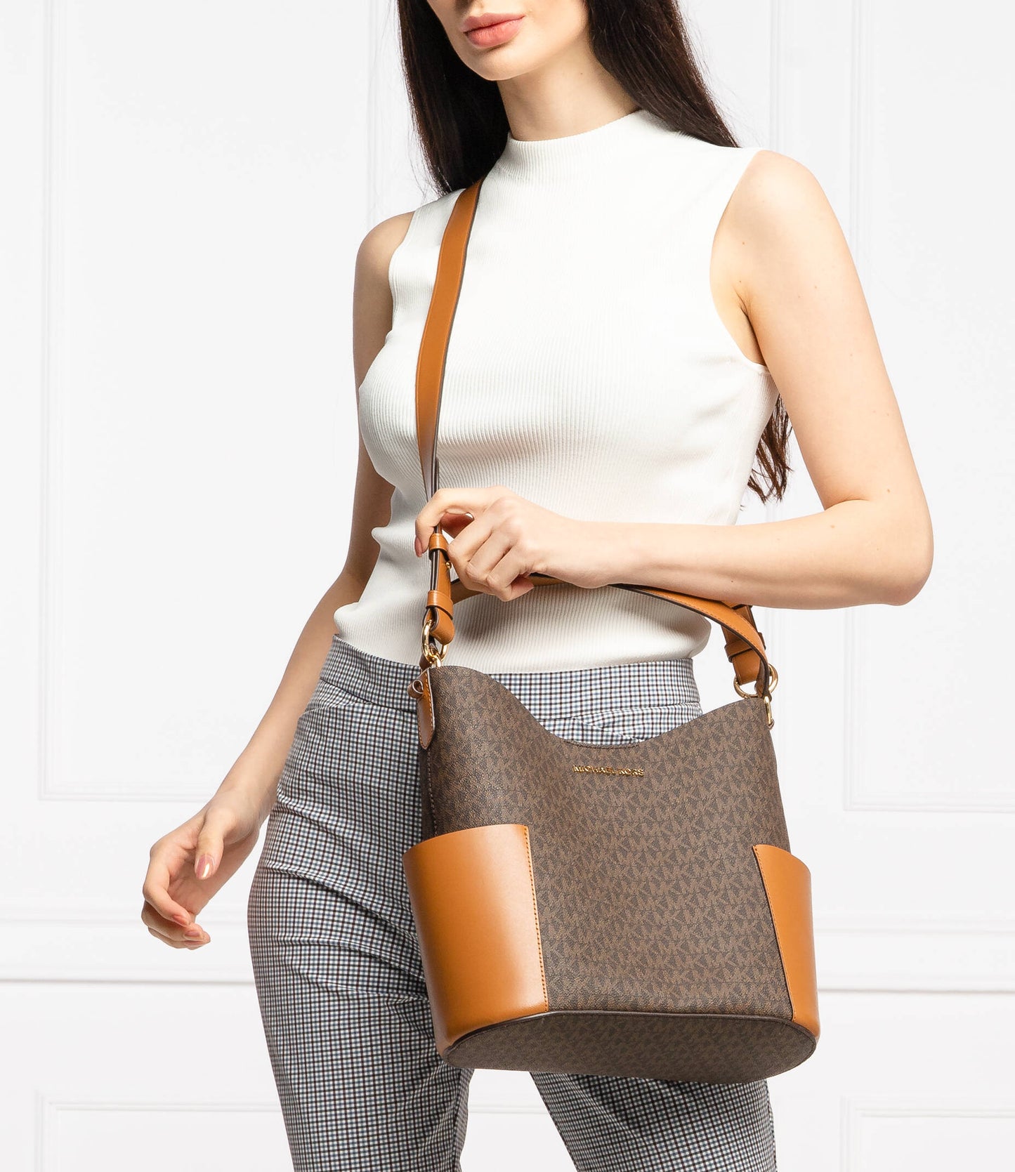 MICHAEL KORS Bedford Medium Logo Shoulder Bag Vanille
